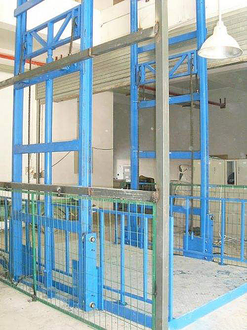 成都厂家直销导轨式货梯 链条式升降机平台厂房简易货梯 液压货梯