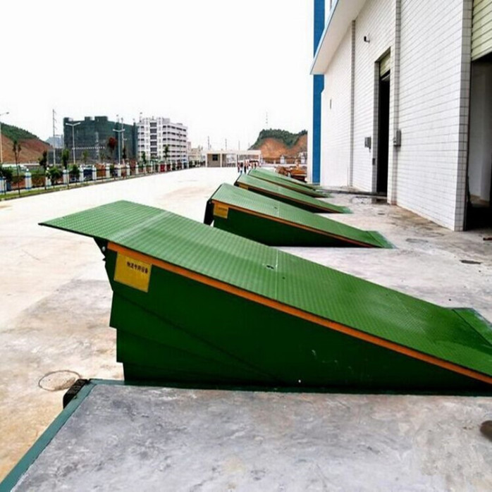 海南海口登车桥厂家